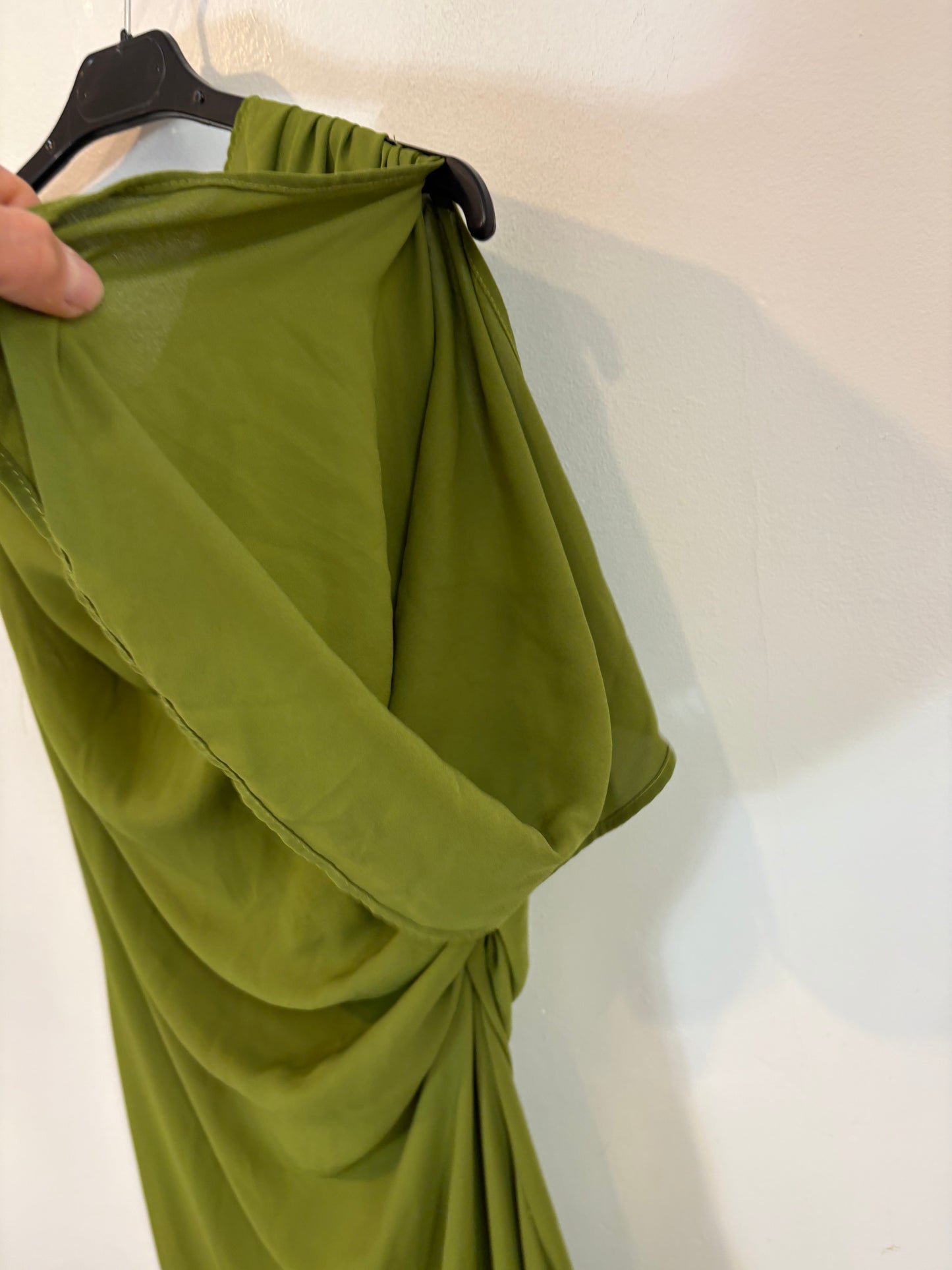 VOGANA. Vestido largo fluido asimétrico