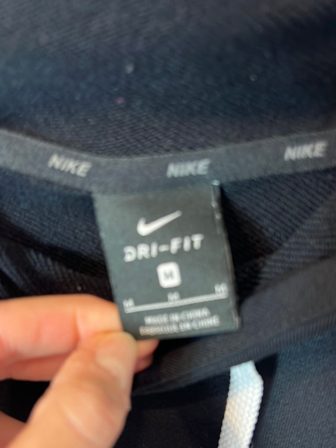 NIKE. Sudadera negra logo con capucha. T M