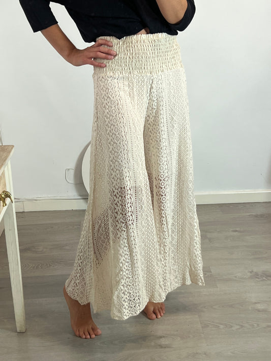 OTRAS. pantalón efecto falda crochet. T S/M