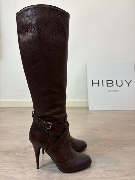 MIU MIU. Botas altas marrón piel. T 39,5