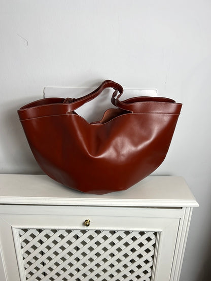 MÖHEL. Bolso marrón piel tote