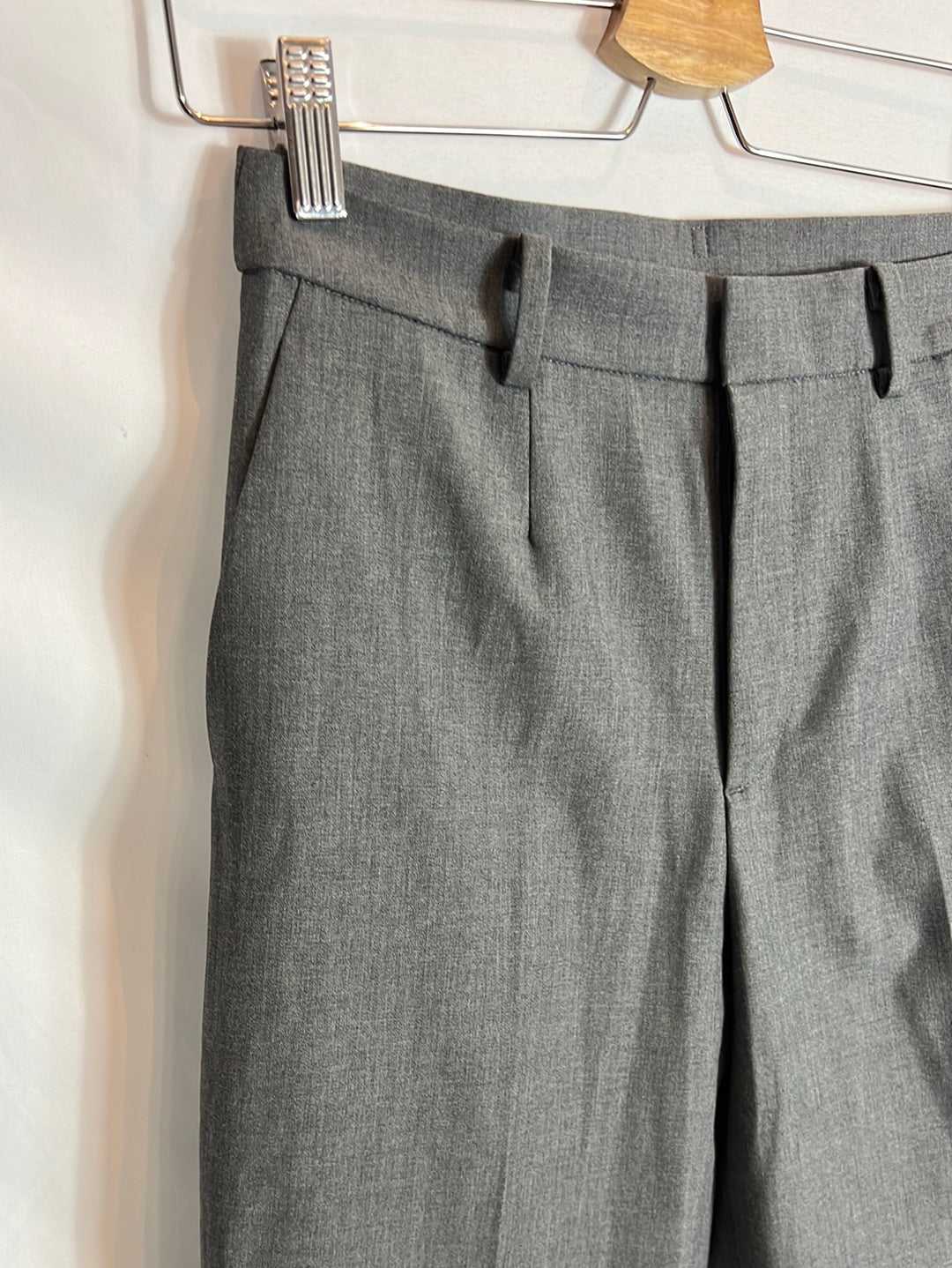 UNIQLO. Pantalón gris de vestir T.xs