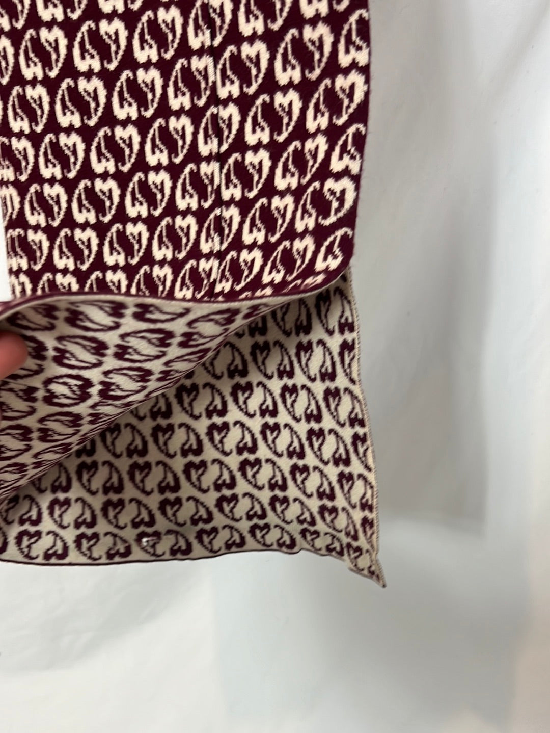 CLAUDIE PIERLOT. Total look punto burdeos estampado. T 1 (S)