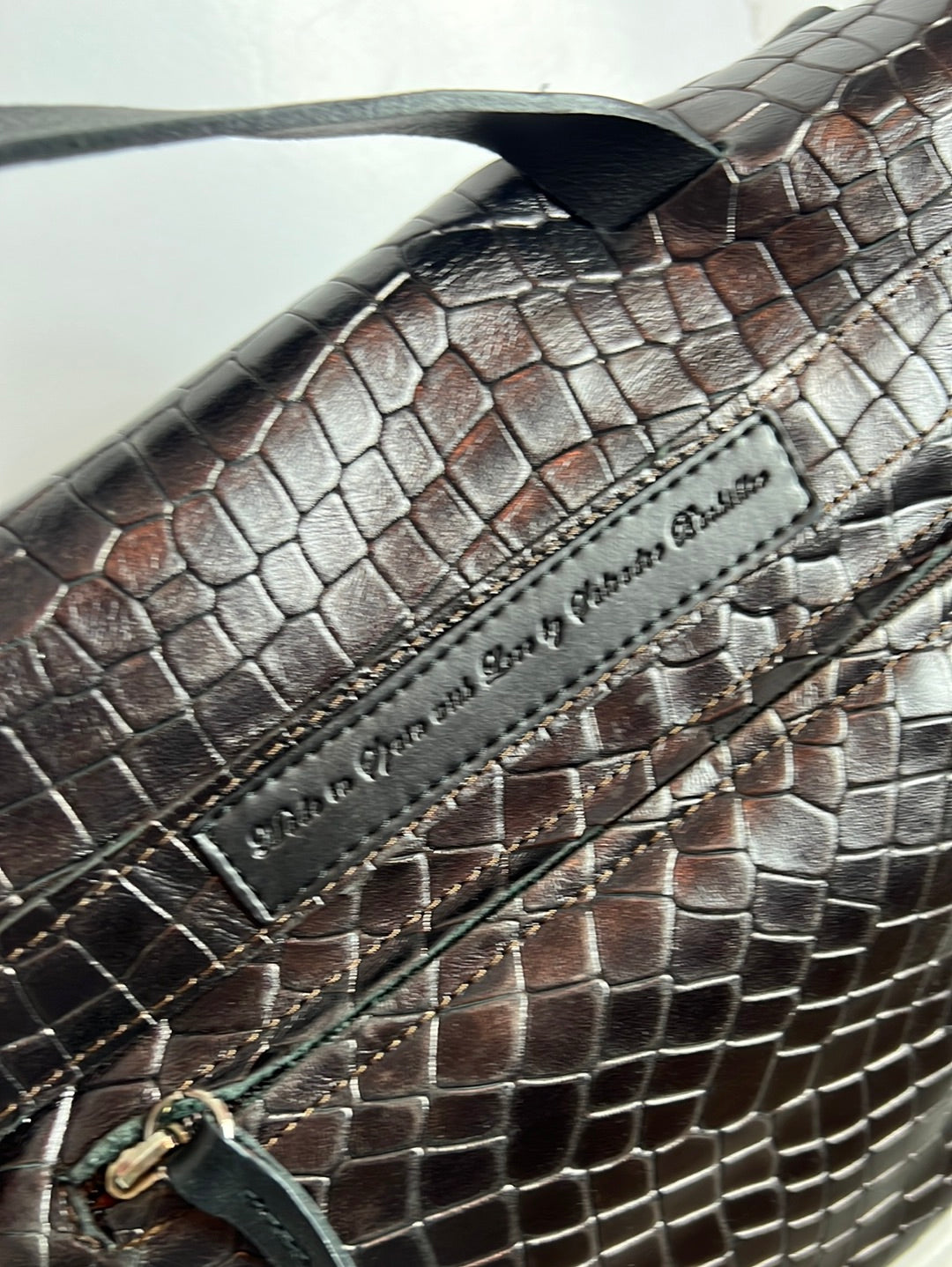 SALVADOR BACHILLER. Bolso piel troquelada mediano