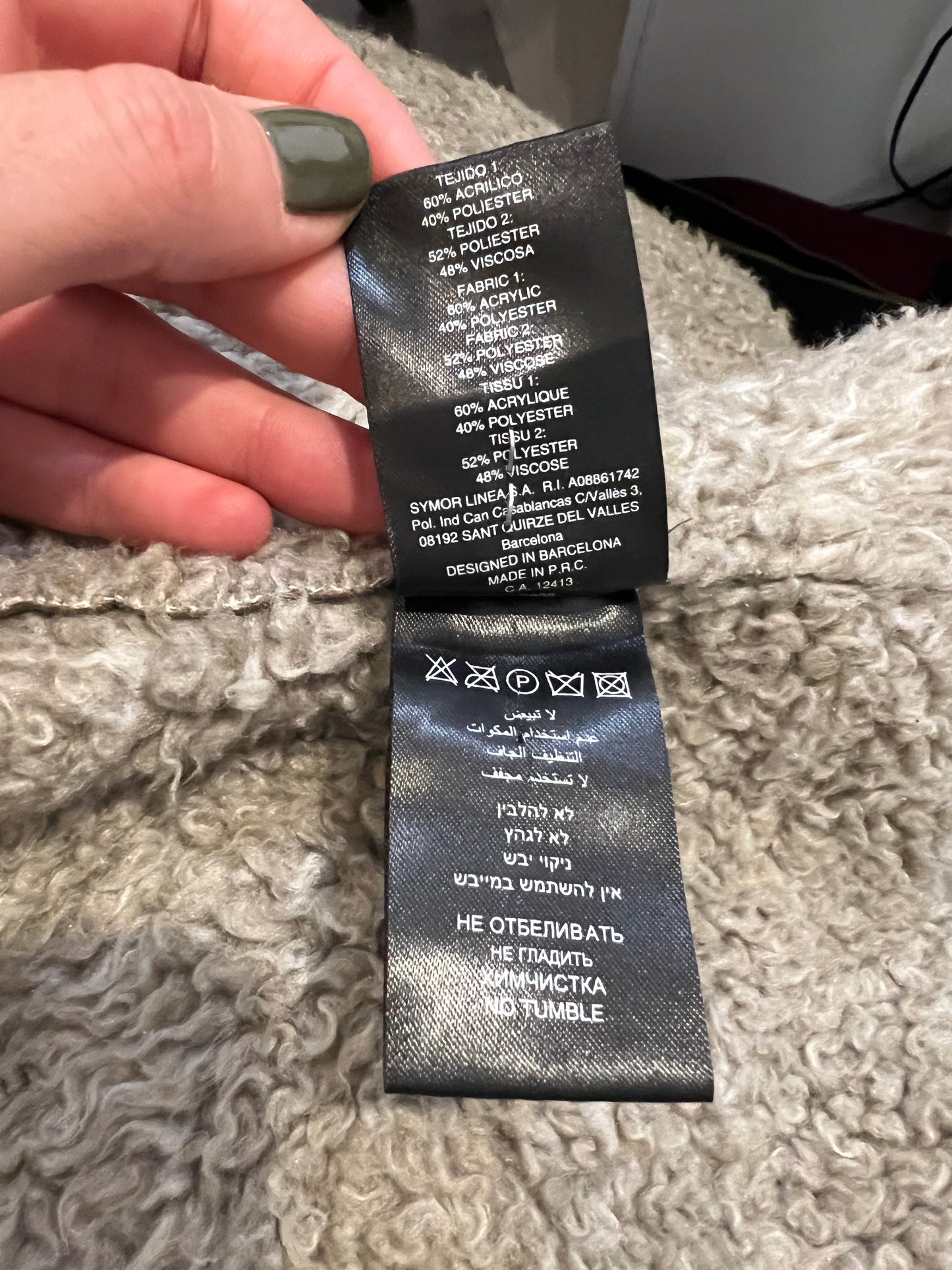 JAVIER SIMORRA. Abrigo color ocre borrego. T 40