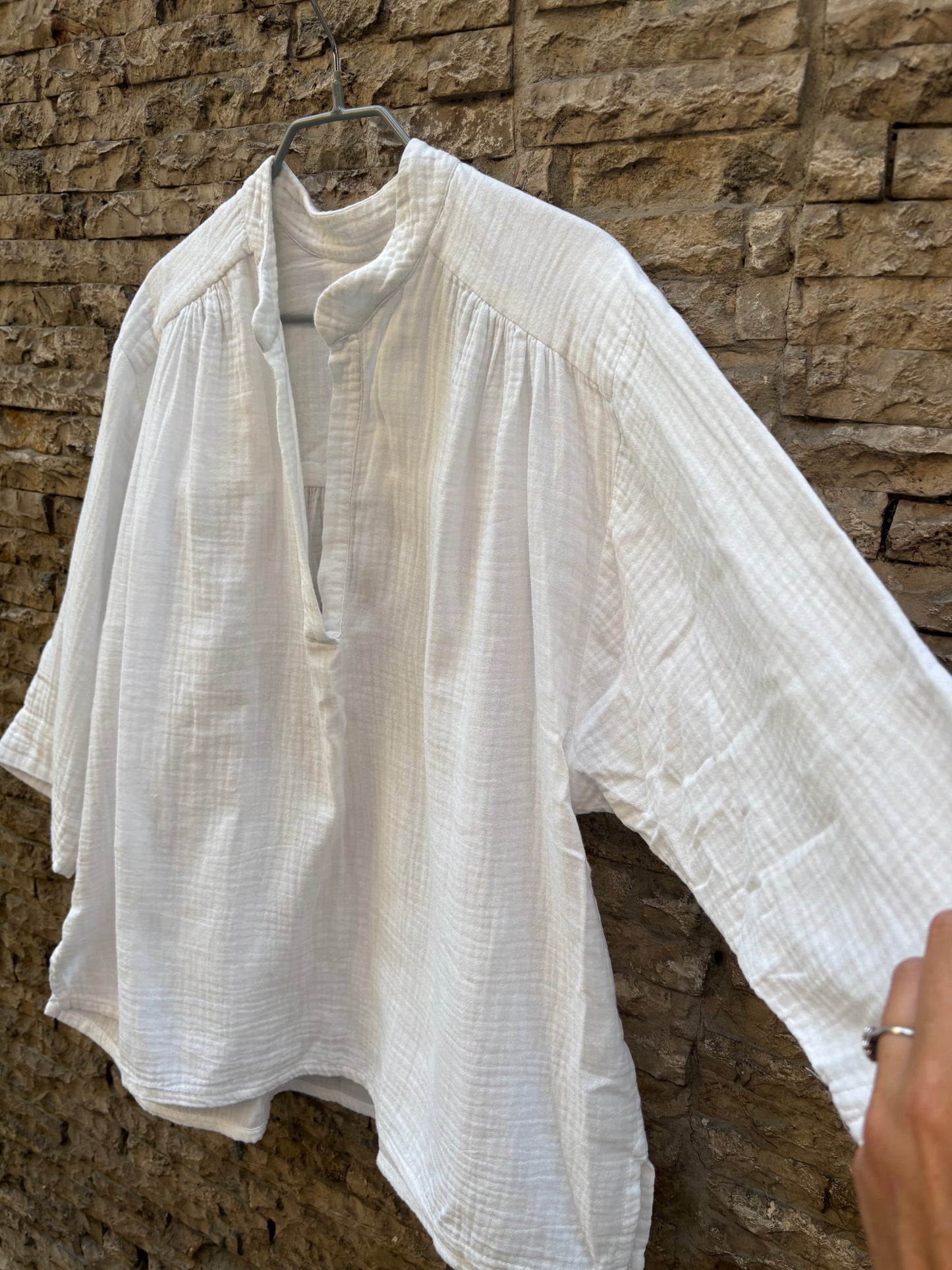 MASSCOB. Blusa blanca algodón