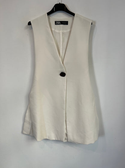 ZARA. Chaleco blanco botón  T.xs