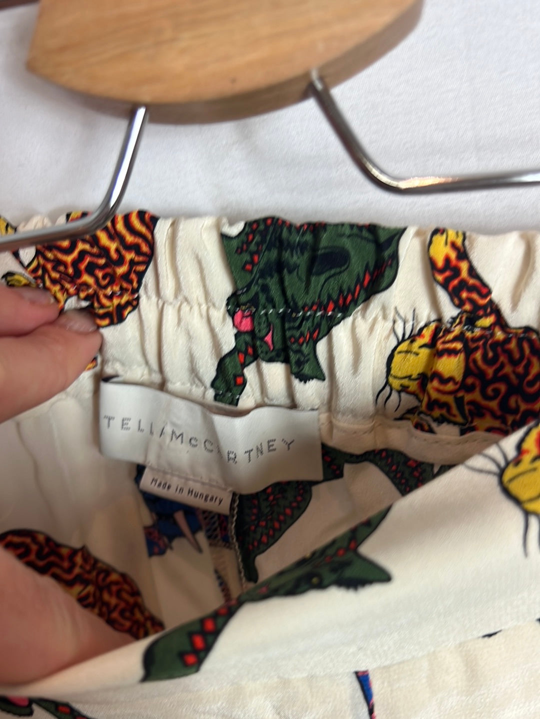 STELLA McCARTNEY. Silk-print trousers. Size 40