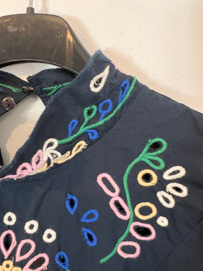 SFERA. Vestido midi azul bordados. T M