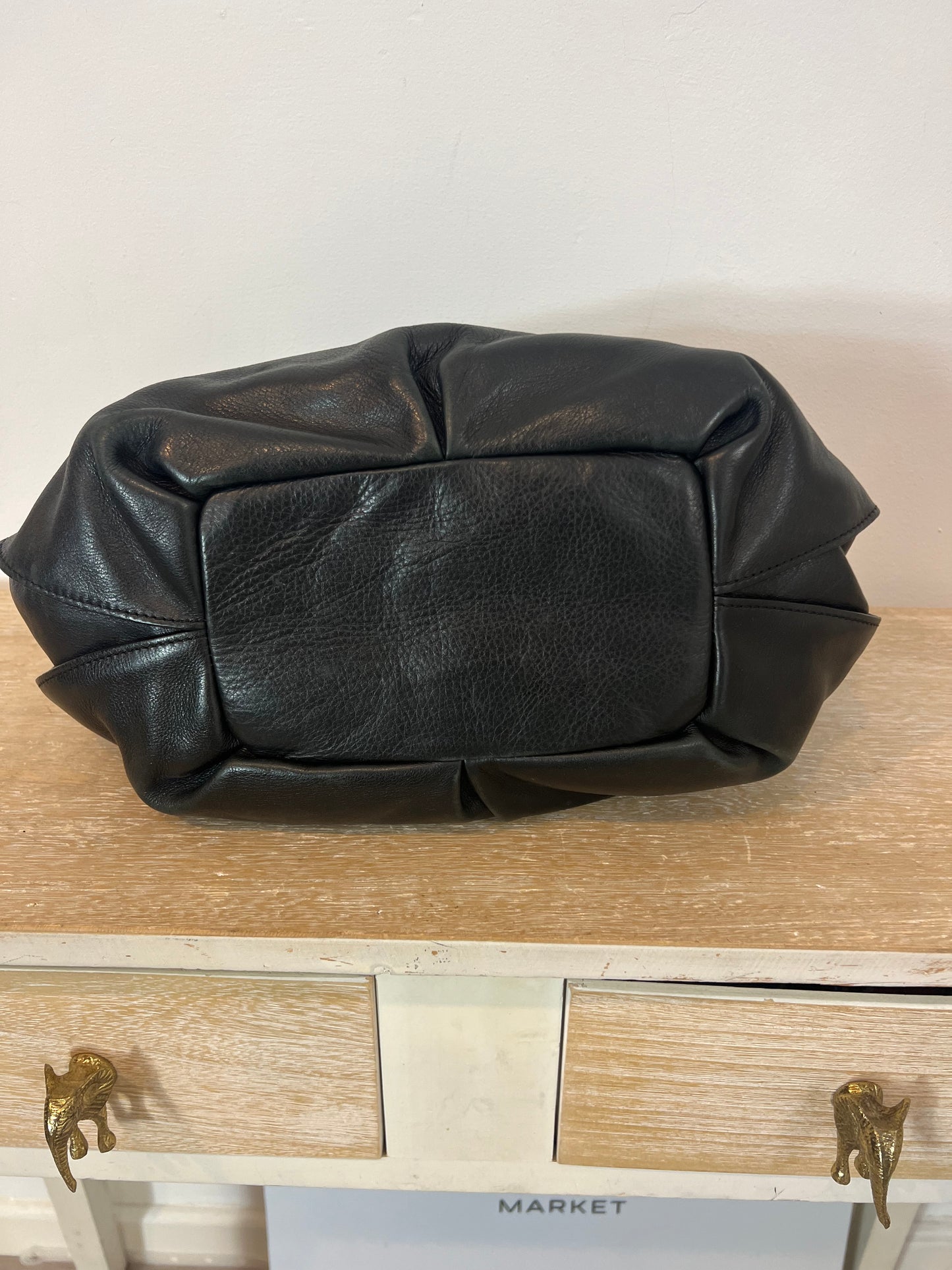 CELINE. Bolso negro piel mediano