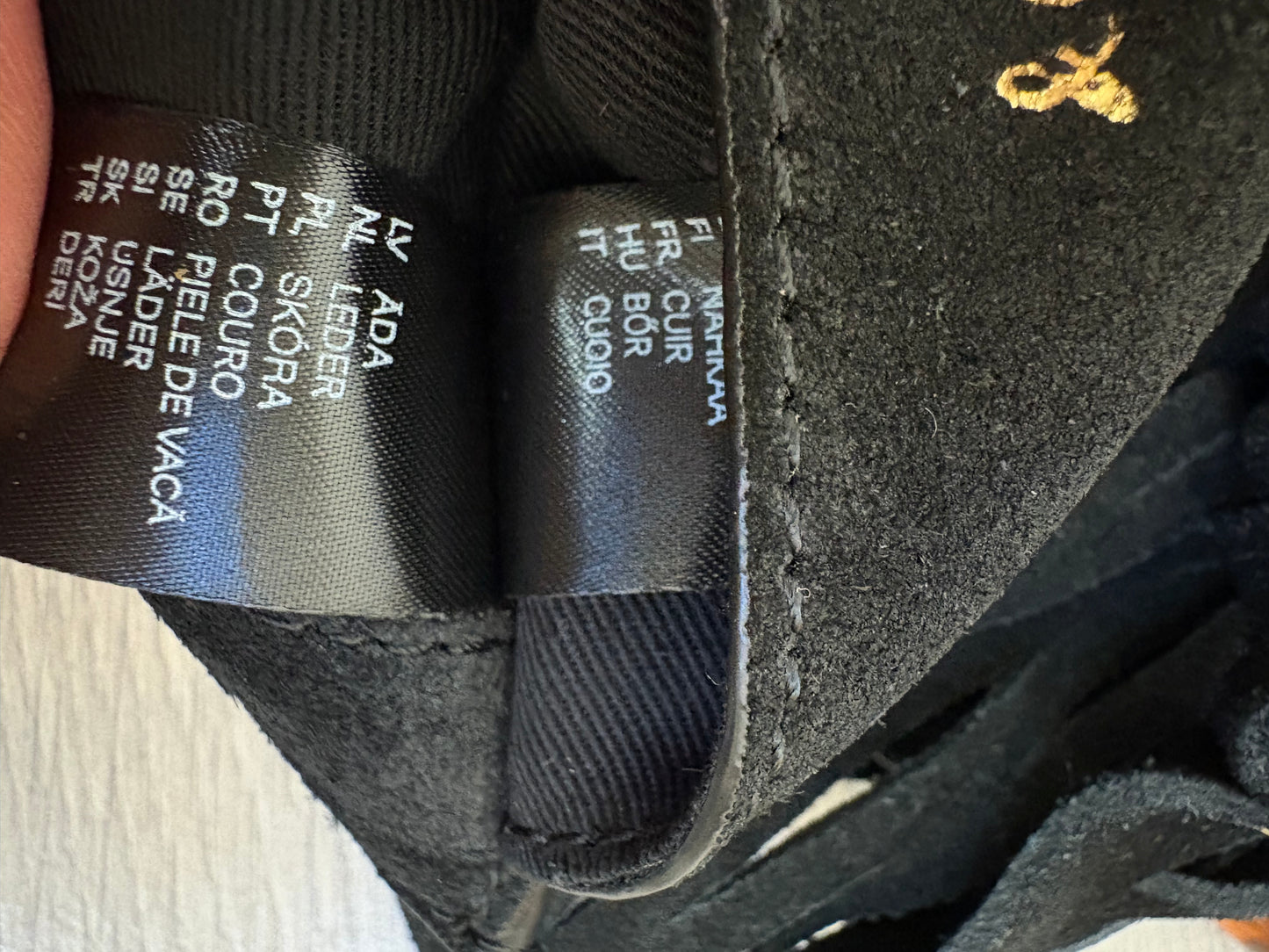 &OTHER STORIES. Bolso red piel