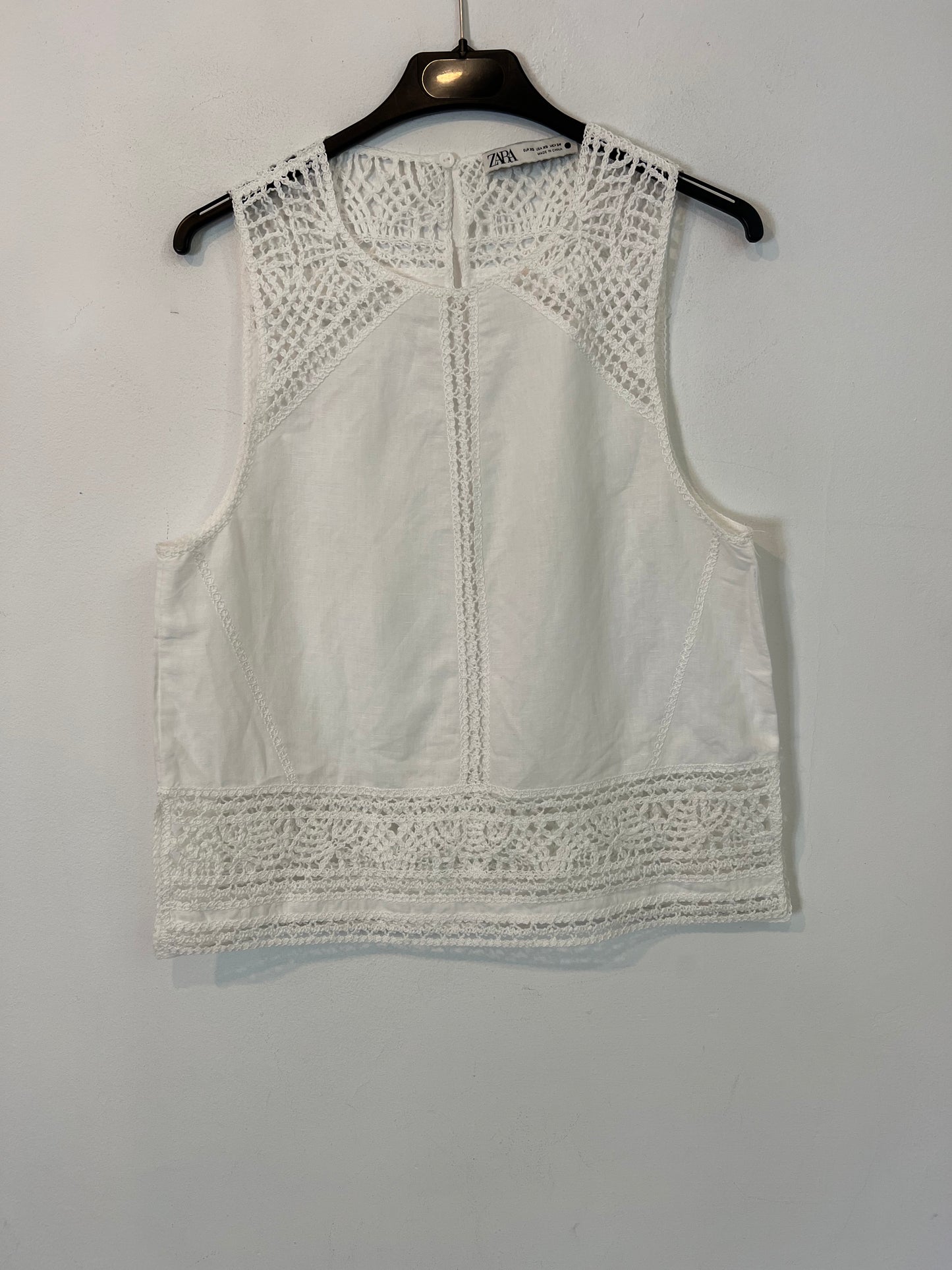 ZARA. Top blanco detalle croché T.xs