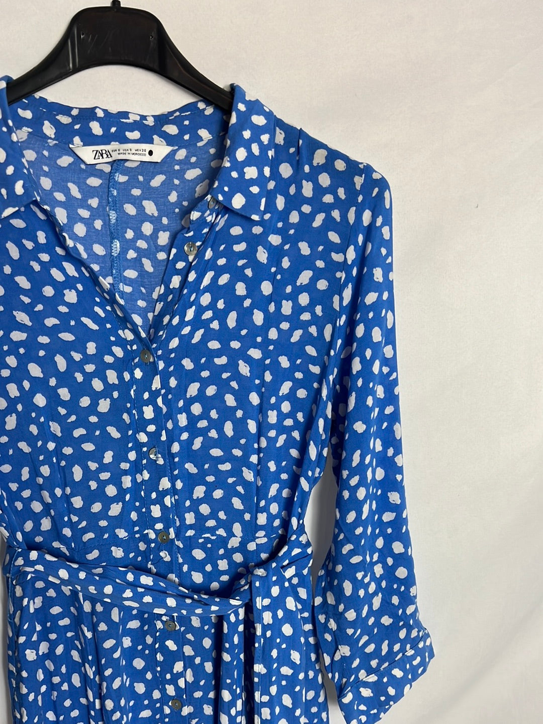 ZARA. Vestido midi azul y blanco camisero. T S