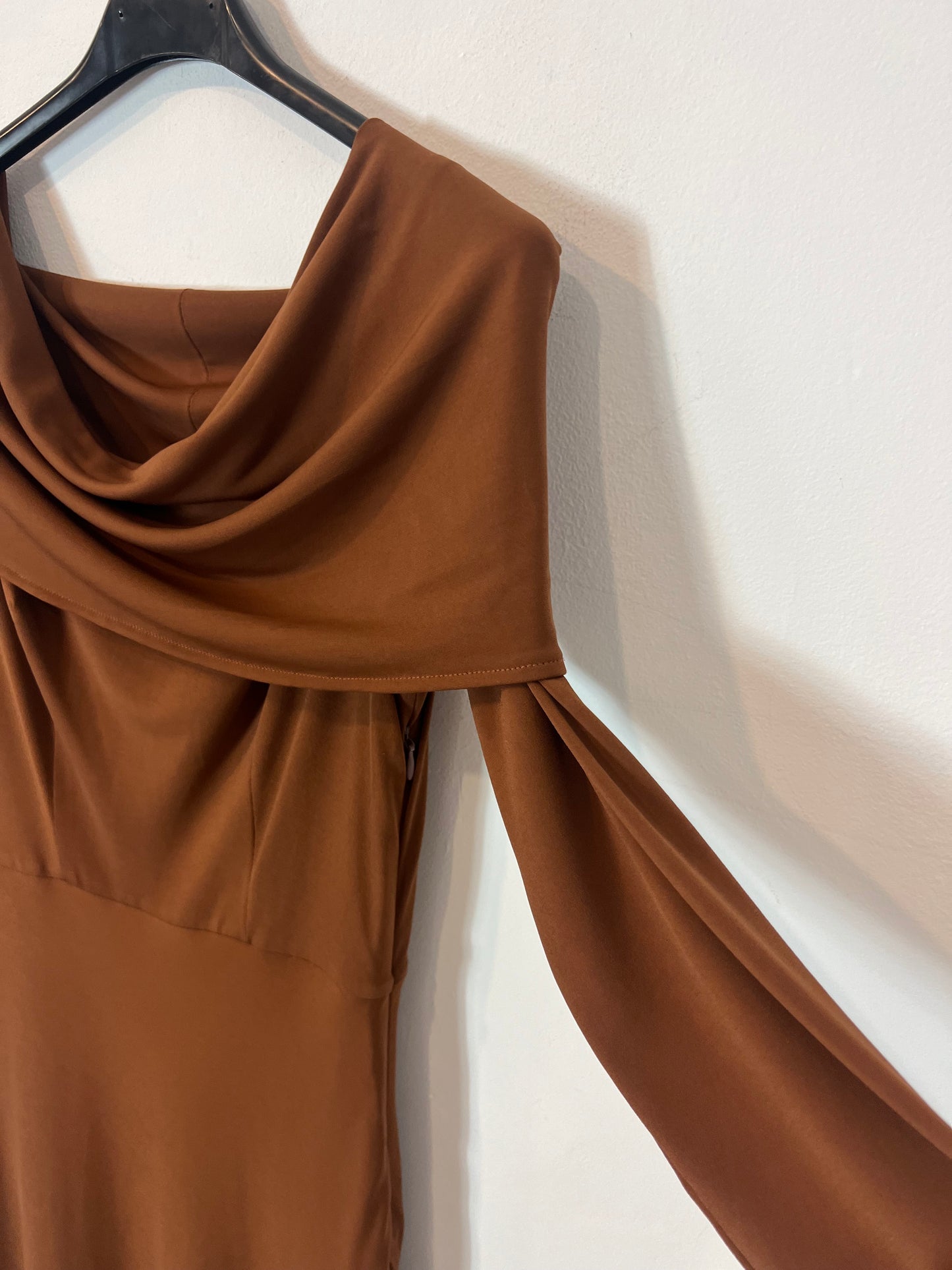 COOSY. Brown flowing maxi dress. XS