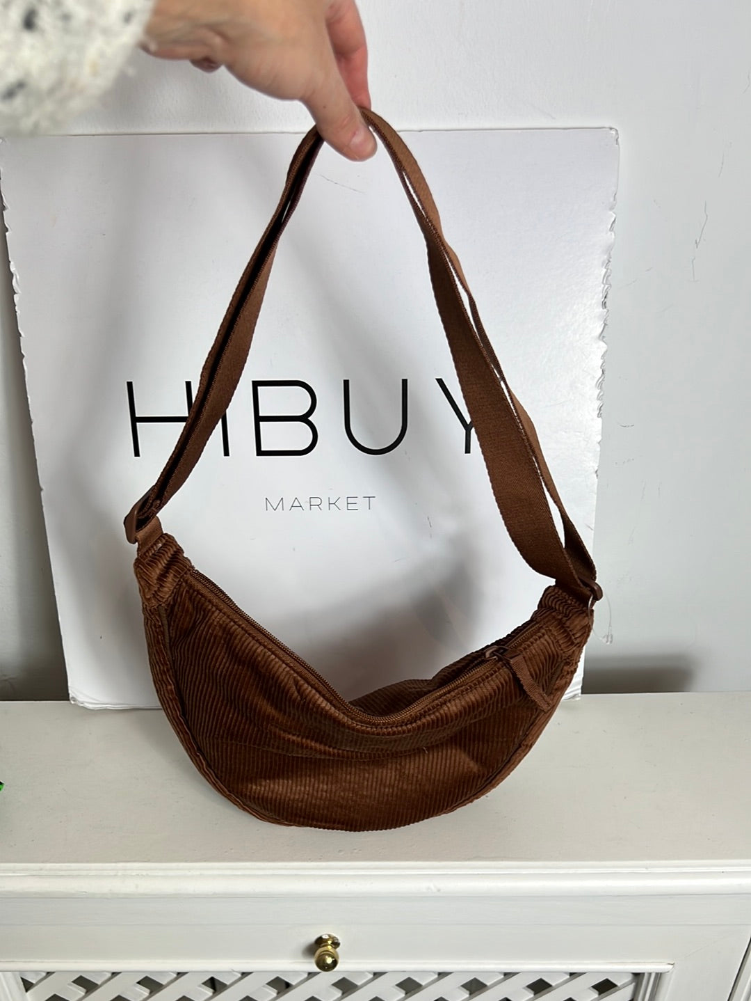 UNIQLO. Bolso lona marrón asa regulable