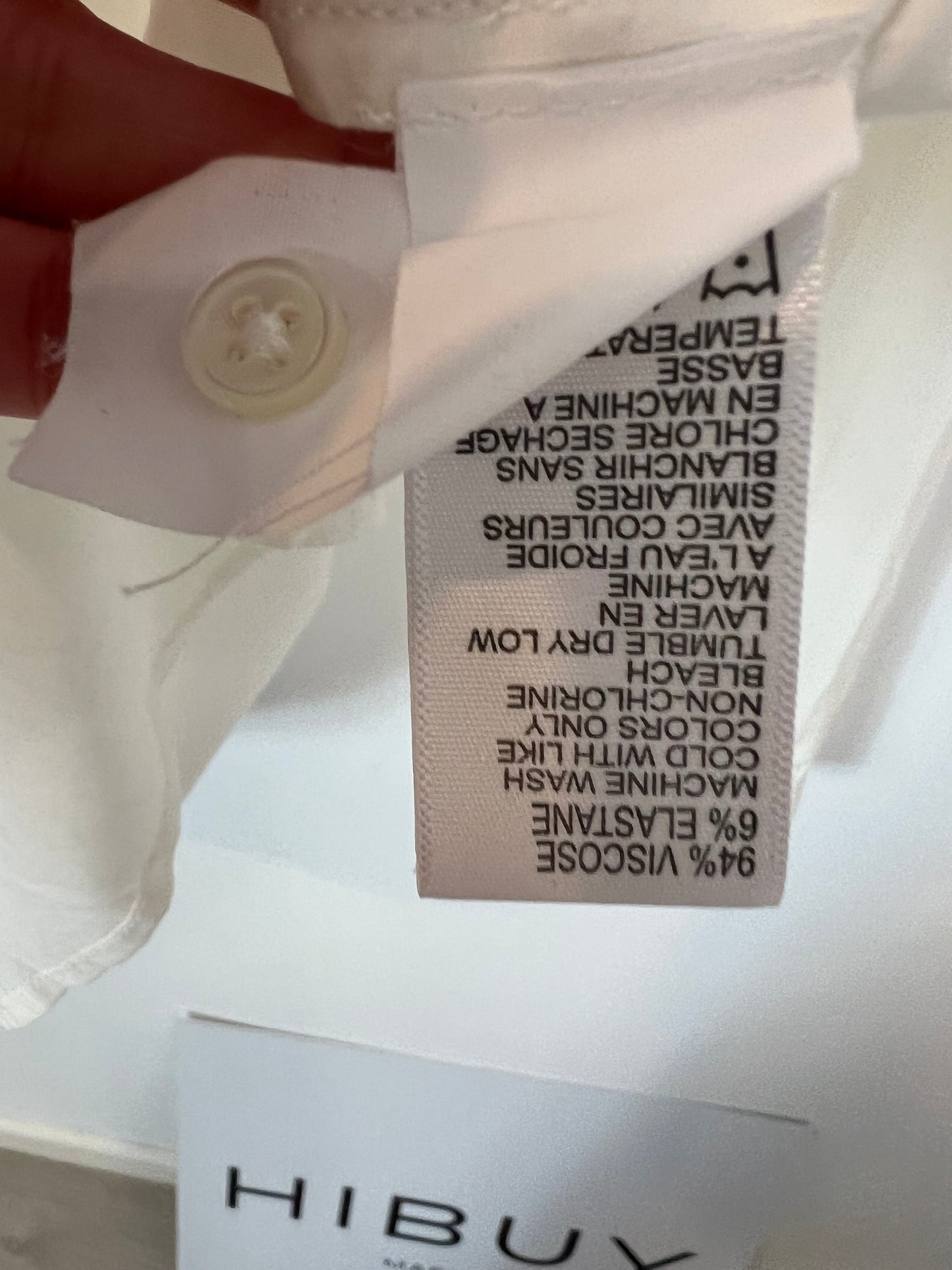 JAMES PERSE LOS ANGELES. Flowy white blouse with neckline. Size 4 (L)