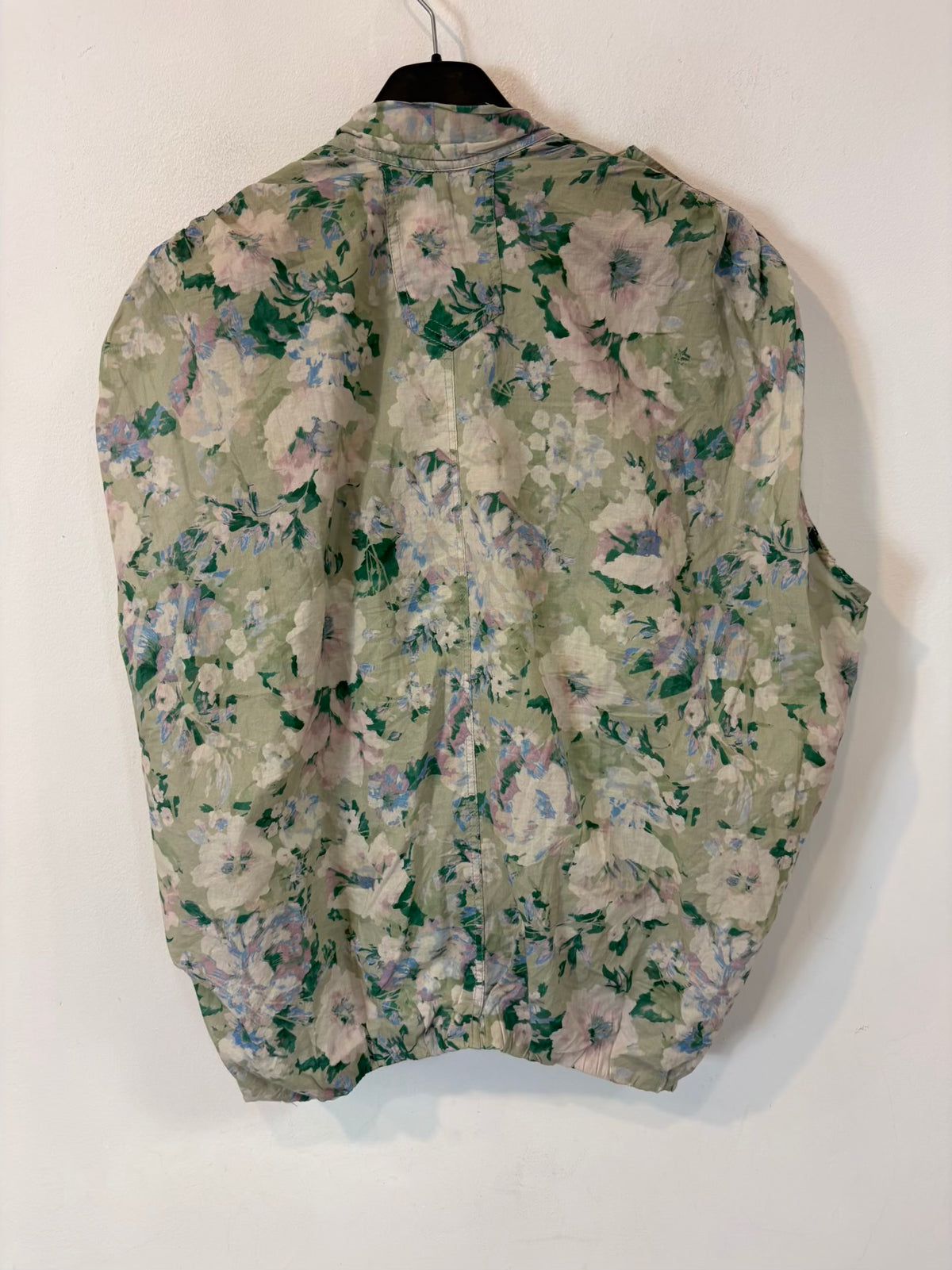 ZARA SRPLS. Top escote flores