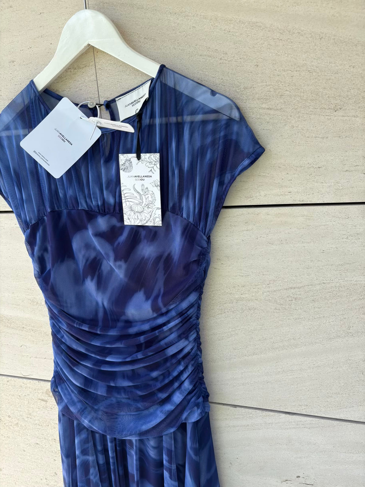 JUAN AVELLANEDA x SEEIOU. Vestido largo tul elástico azules