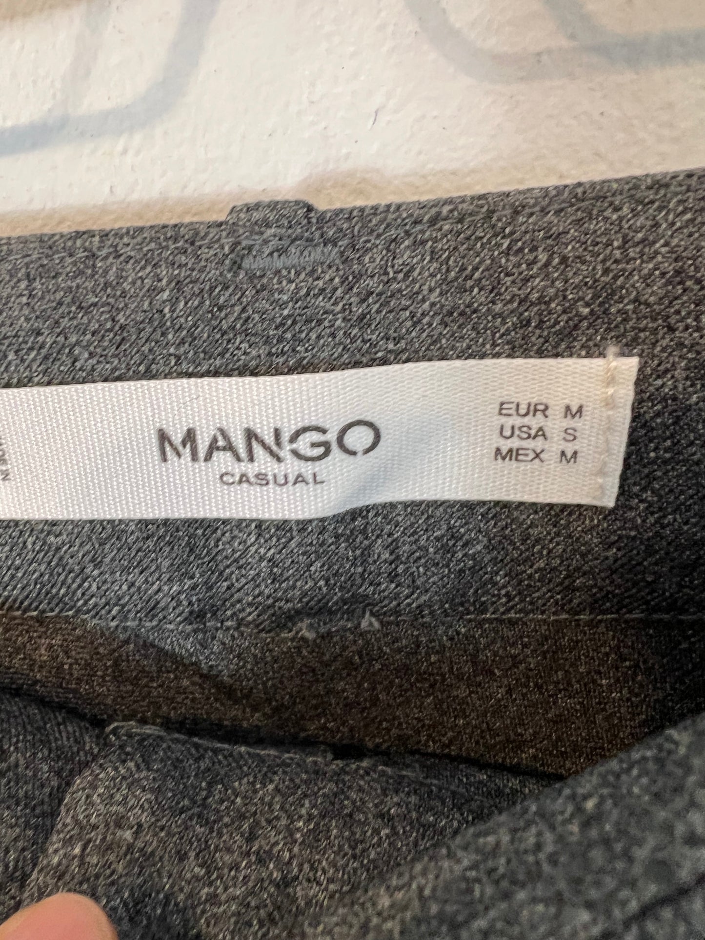 MANGO. Falda midi gris abotonada T.m