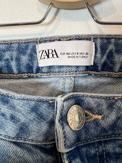 ZARA. Pantalón denim rotos T.40