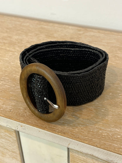 OTRAS. cinturón negro rafia