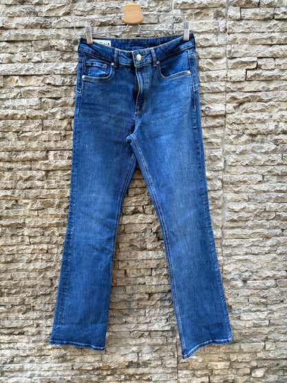 ZARA. Denim ligeramente acampanado