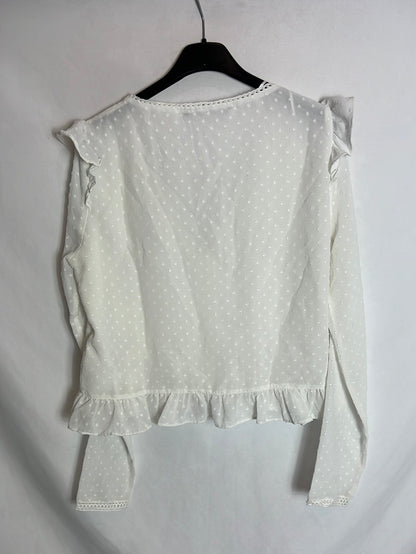 ZARA. White plumeti blouse. T.S.