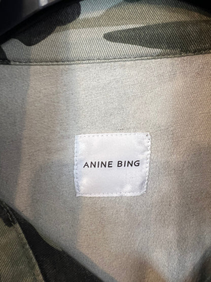 ANINE BING. Chaqueta camuflaje bolsillos. T M