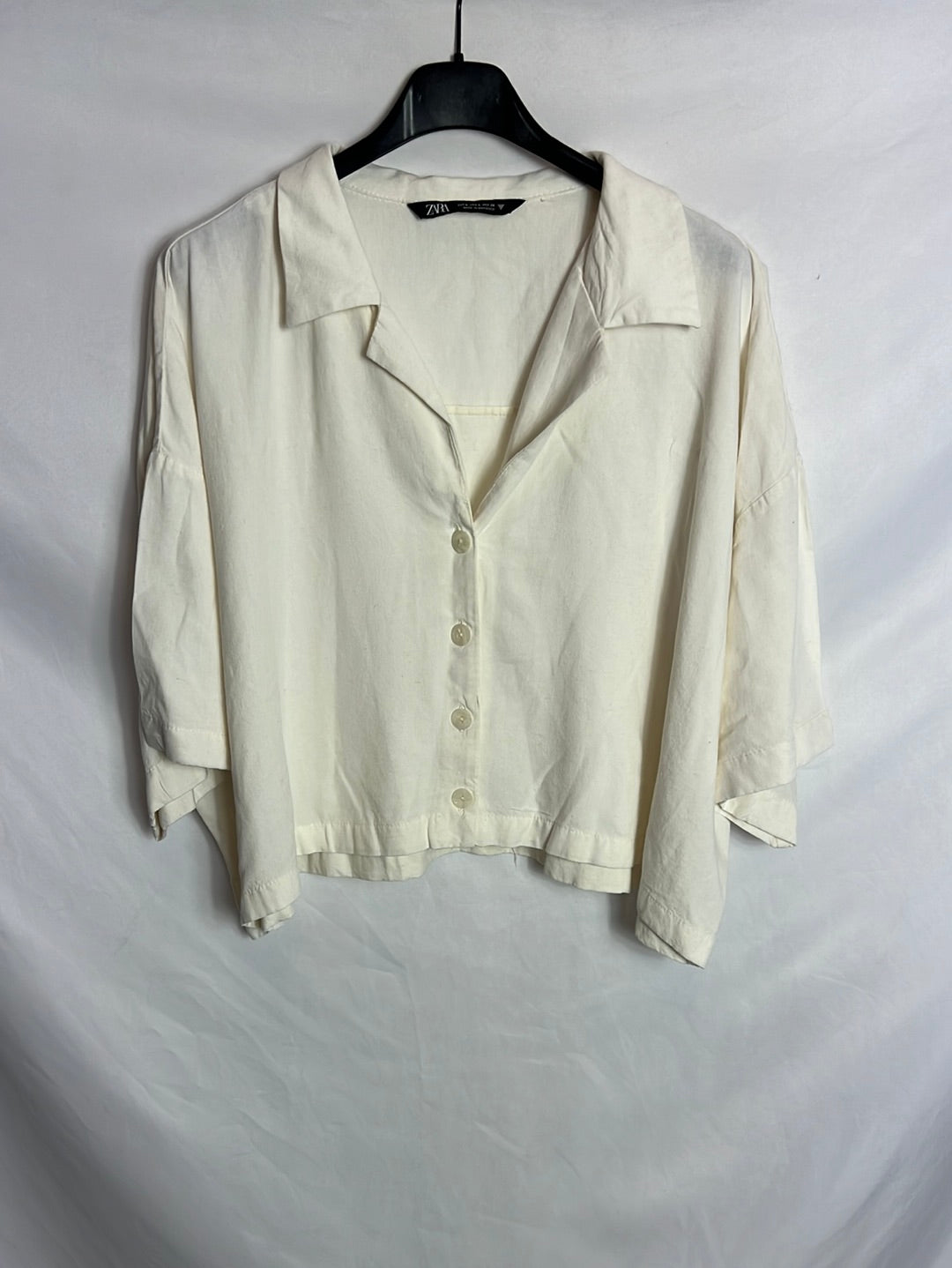 ZARA. Blusa manga corta color crudo. T S