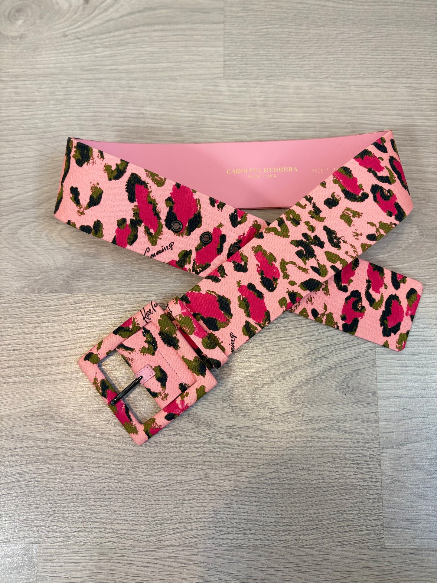 CAROLINA HERRERA . Cinturón rosa estampado