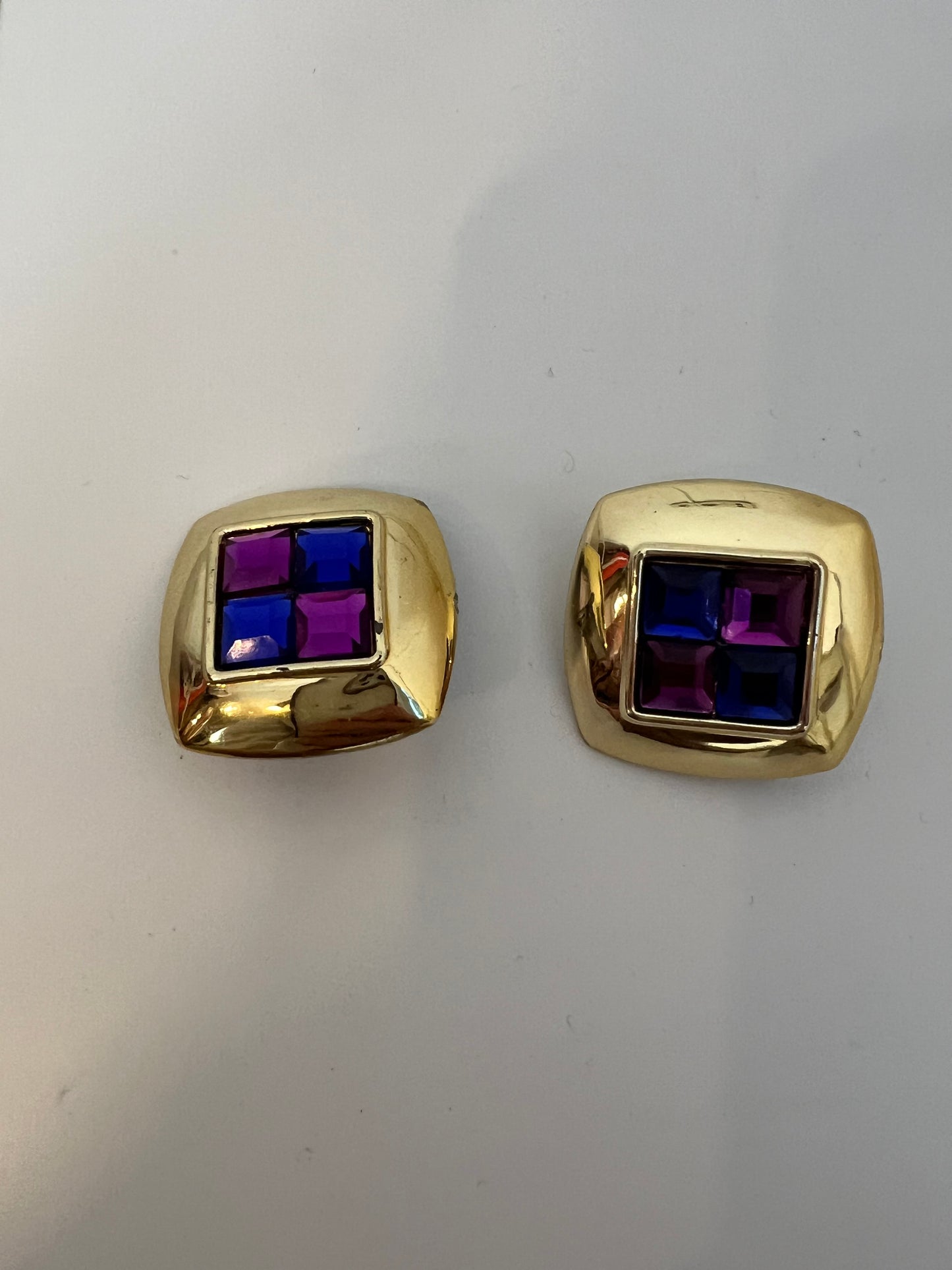 OTHERS. Two-tone square earring