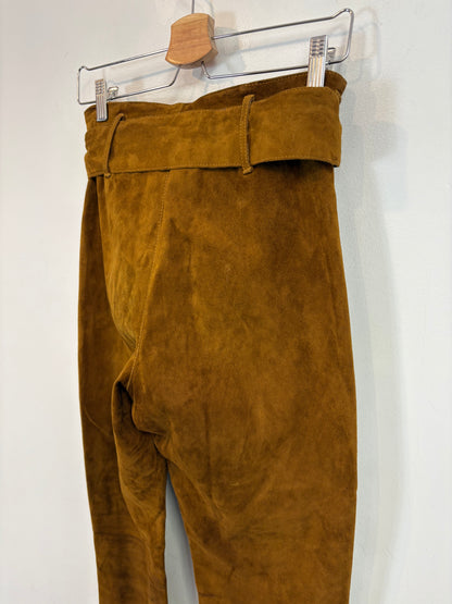 MON & PAU. Pantalón piel vuelta camel