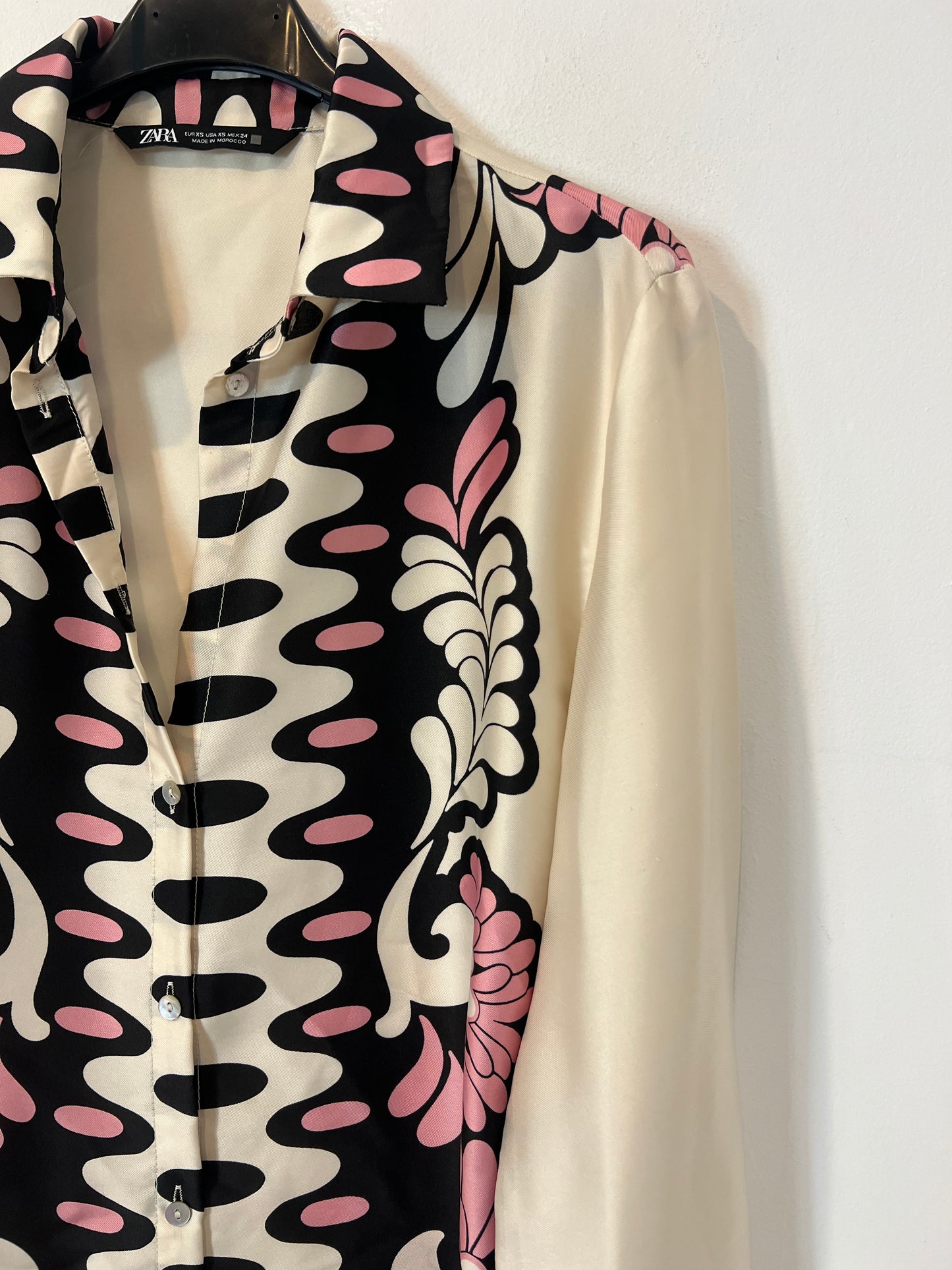 ZARA. Conjunto estampado flores T.xs