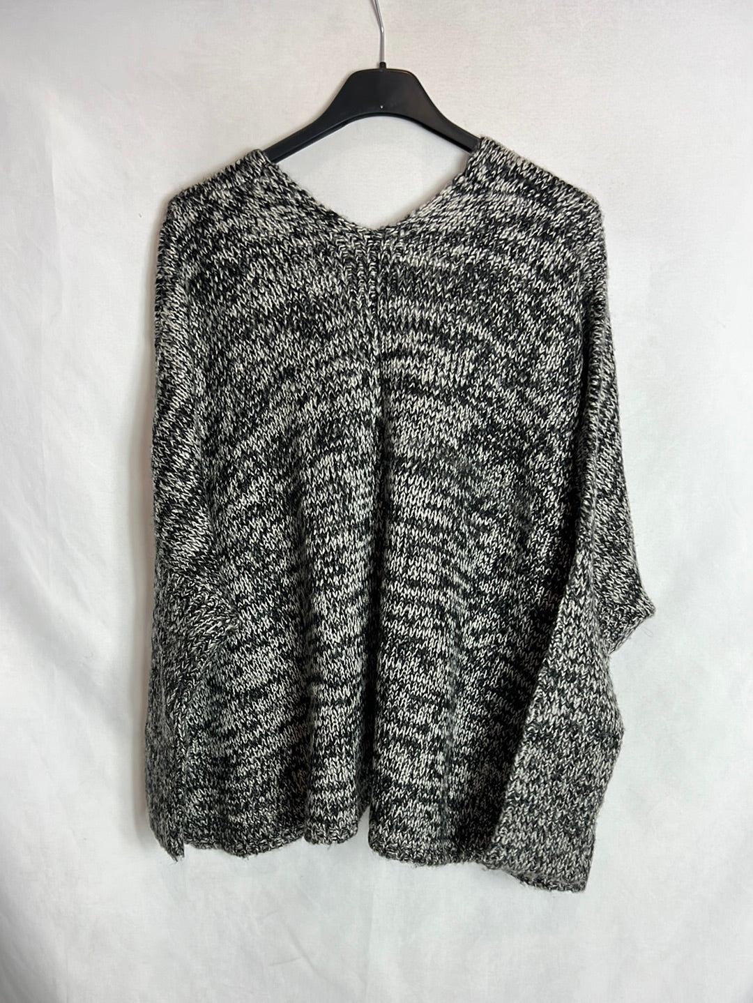 OTRAS. Jersey jaspeado lana escote pico. T U ( M)