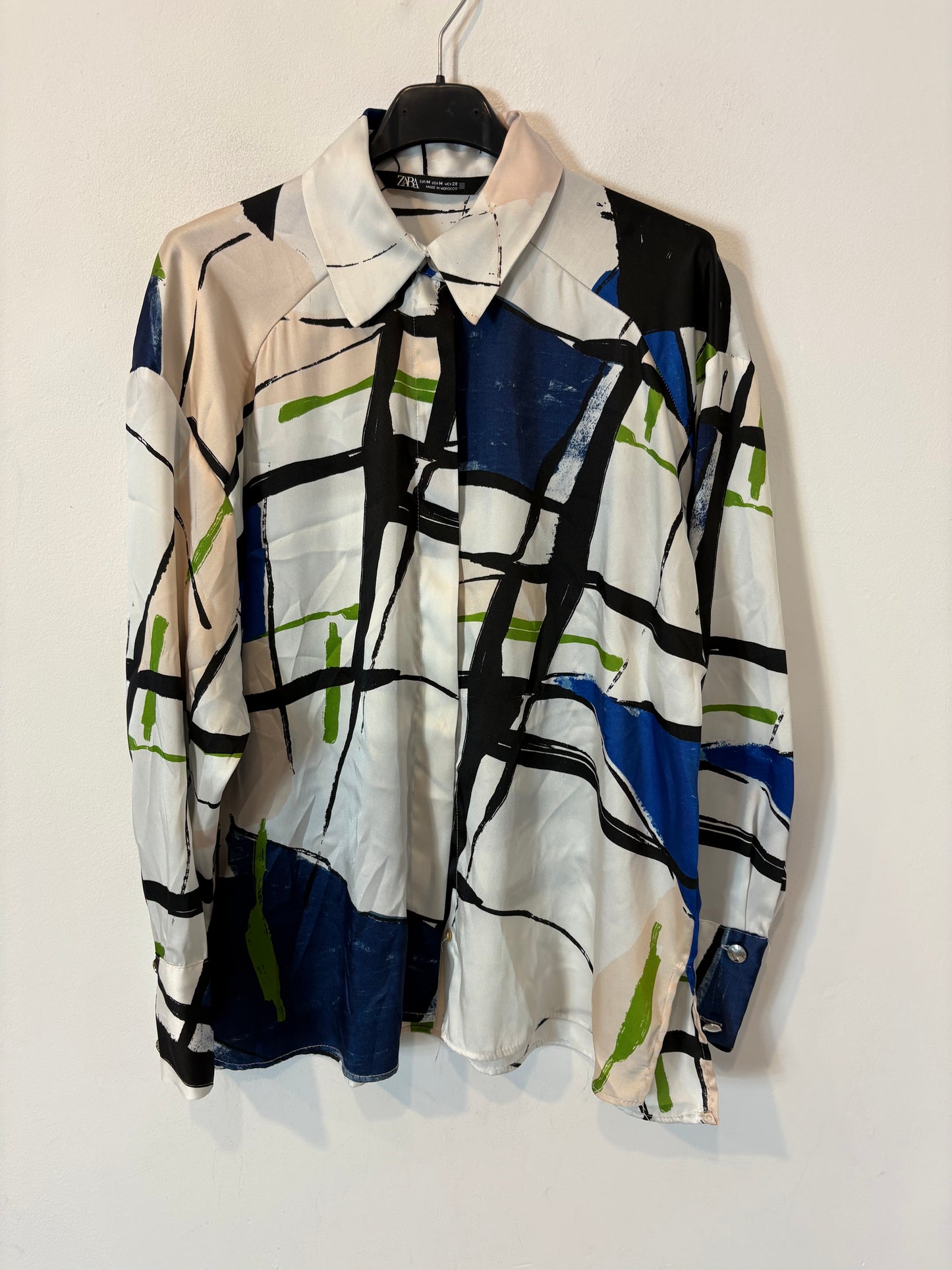 ZARA. Camisa fluida estampado geométrico