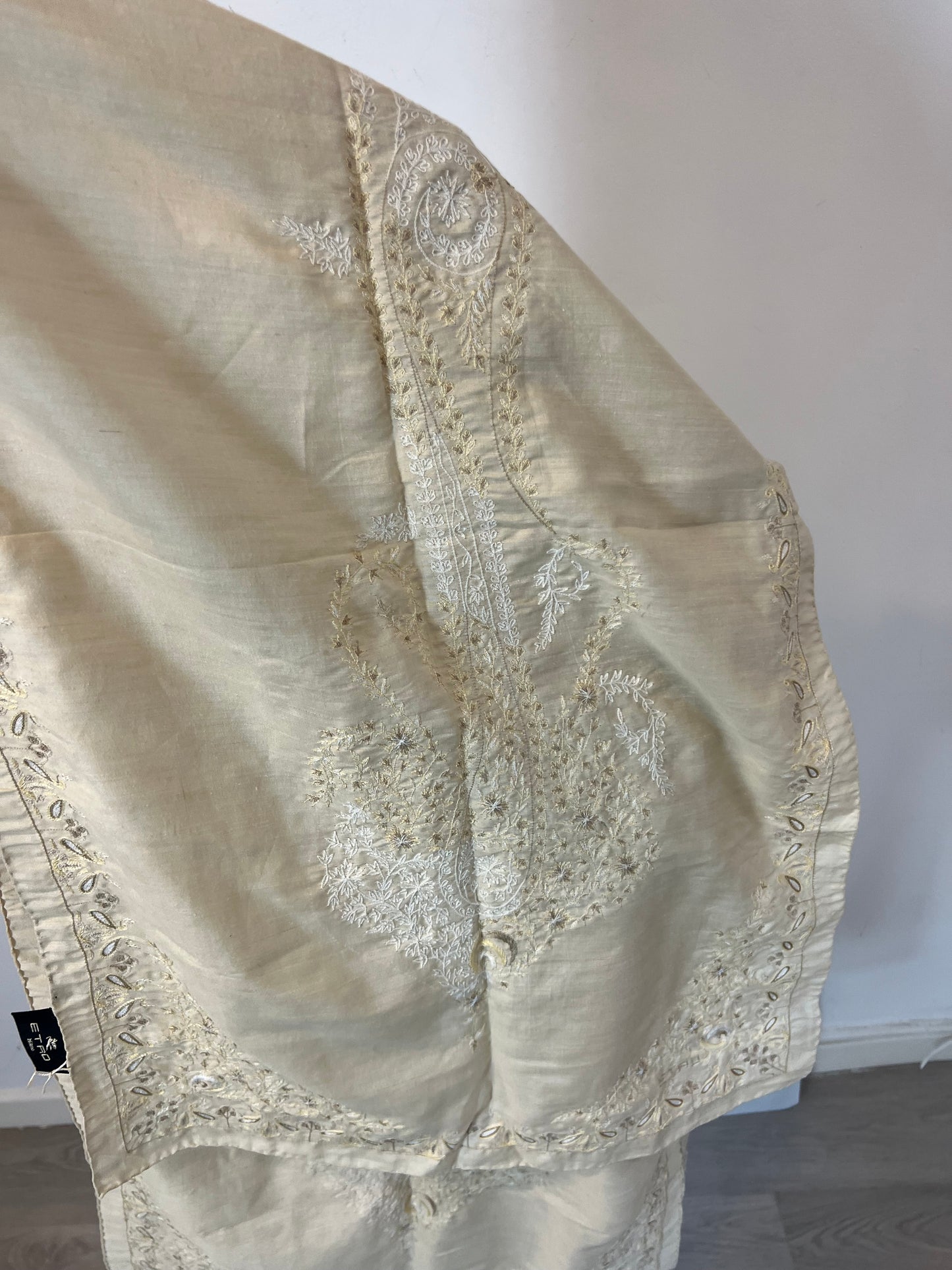 ETRO. Beige silk scarf with embroidery