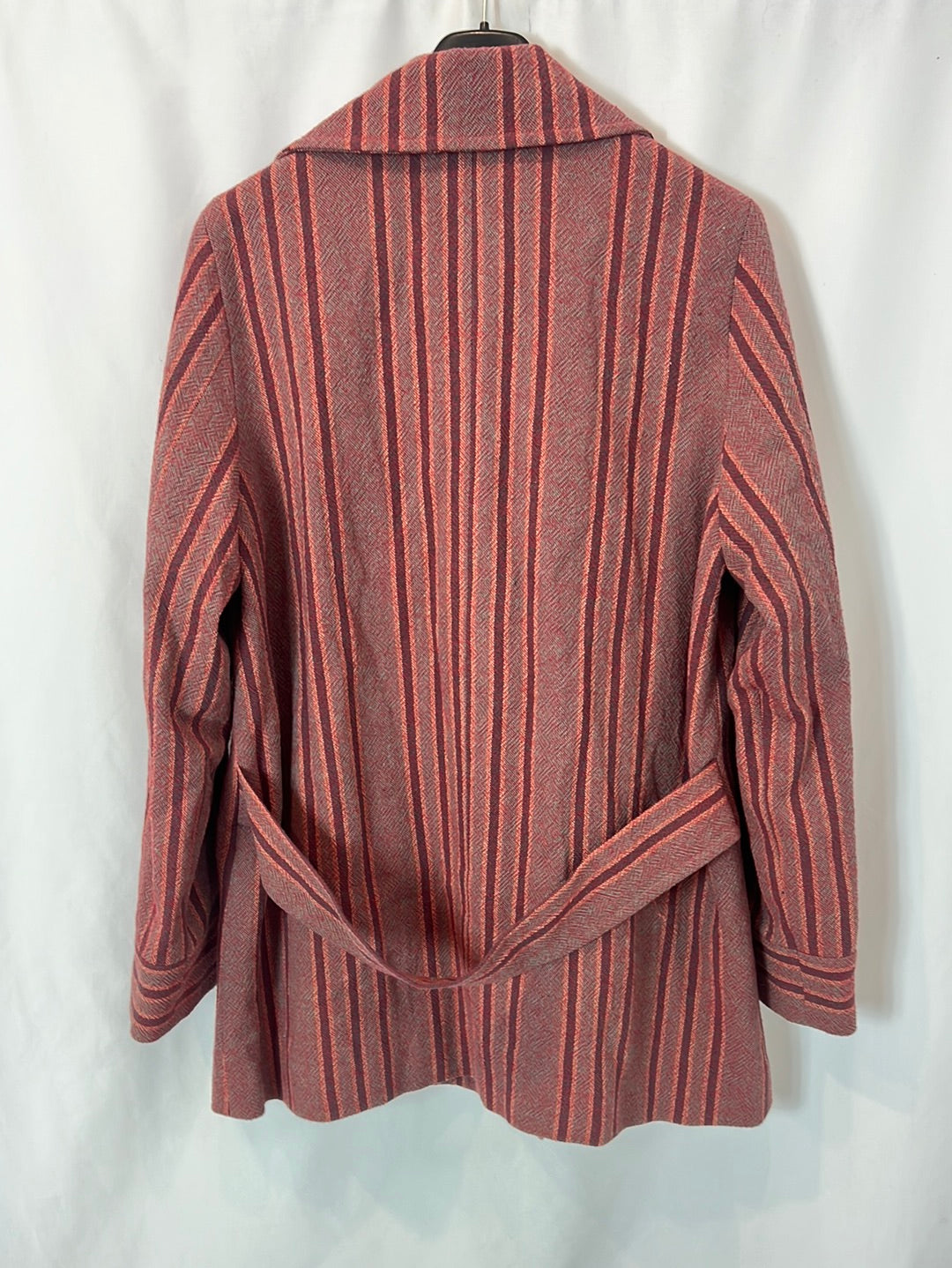 INTROPIA. Chaqueta burdeos rayas T.s