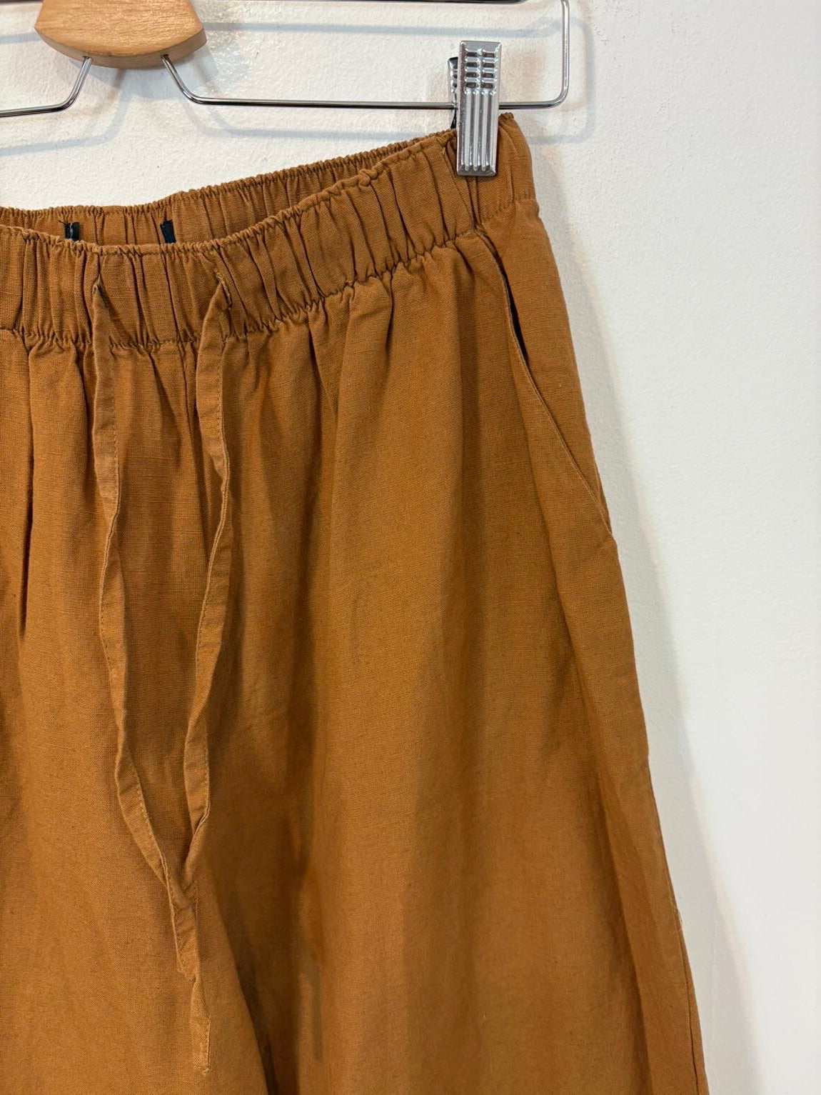 Pantalón mezcla pata ancha