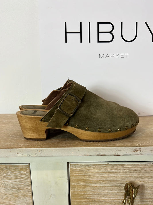 BA&amp;SH. Green leather clogs, size 39