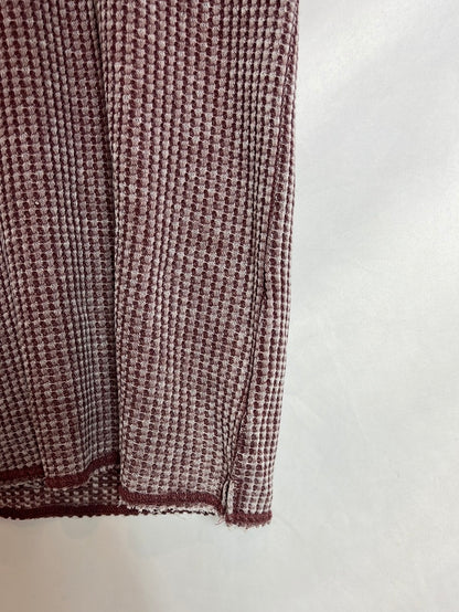 FREE PEOPLE. Textured burgundy T-shirt. TS