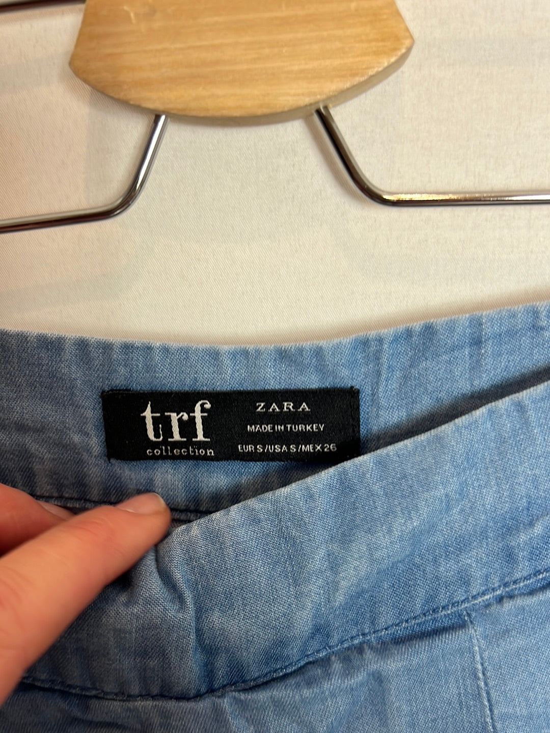 ZARA. Pantalón culotte fluido efecto falda. T S