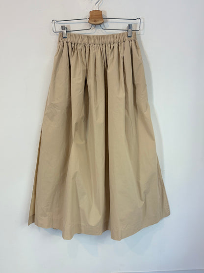 MASSIMO DUTTI. Falda larga beige bolsillos