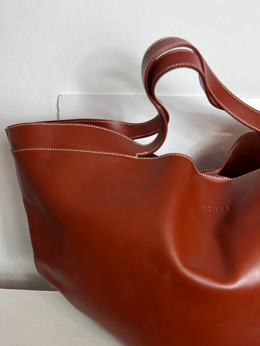 MÖHEL. Bolso marrón piel tote