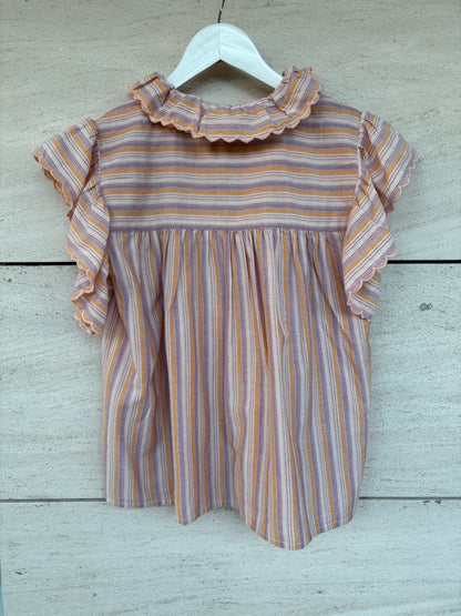 FEEKA. Blusa rayas y volante