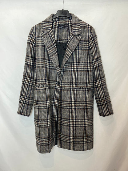 ZARA. abrigo cuadros tonos grises T.m