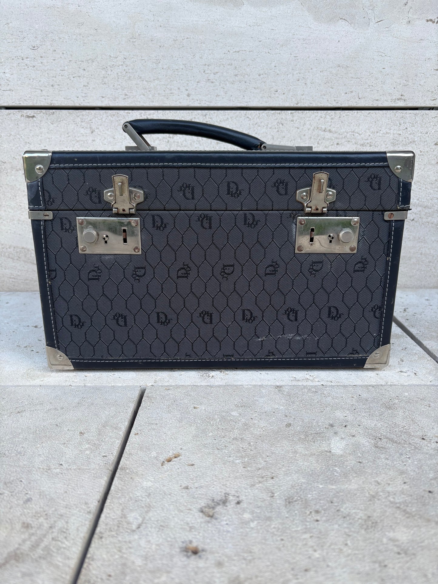 DIOR. Neceser de viaje