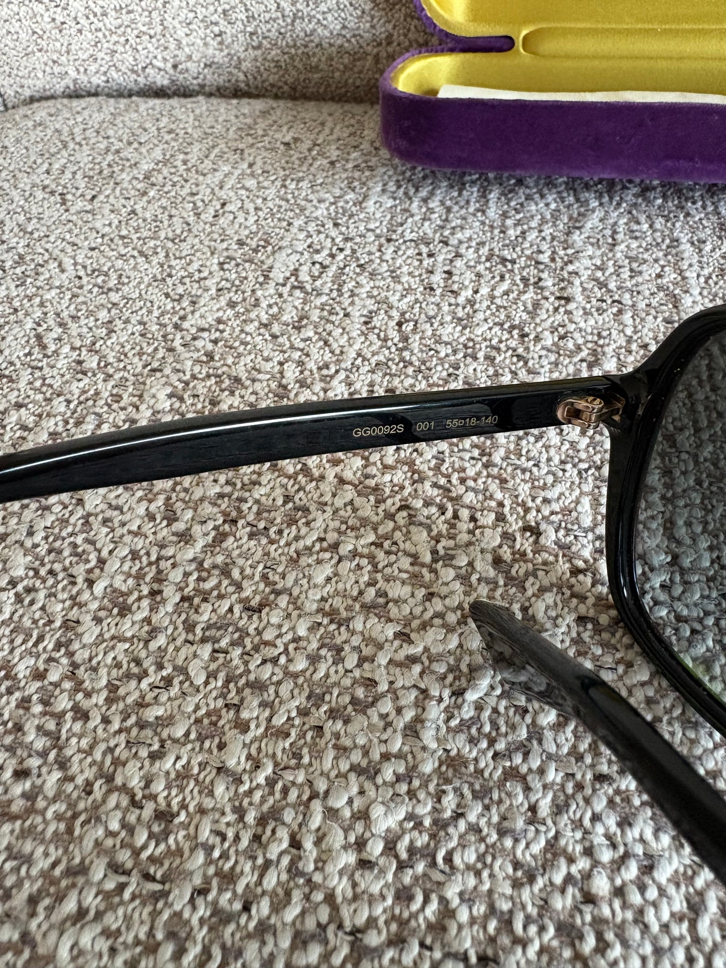 GUCCI. Gafas de sol negras