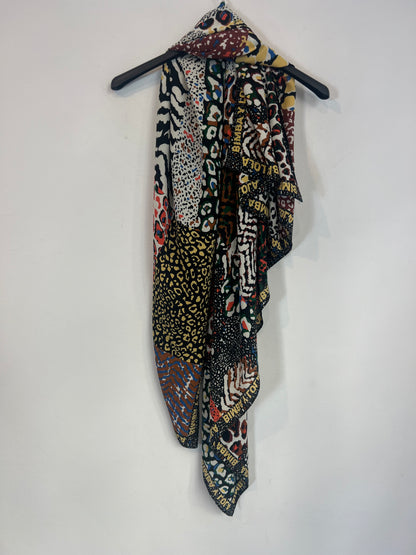 BIMBA Y LOLA. Pañuelo estampado