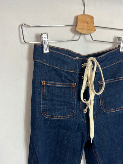 ZARA. Pantalón vaquero cuerdas T.34