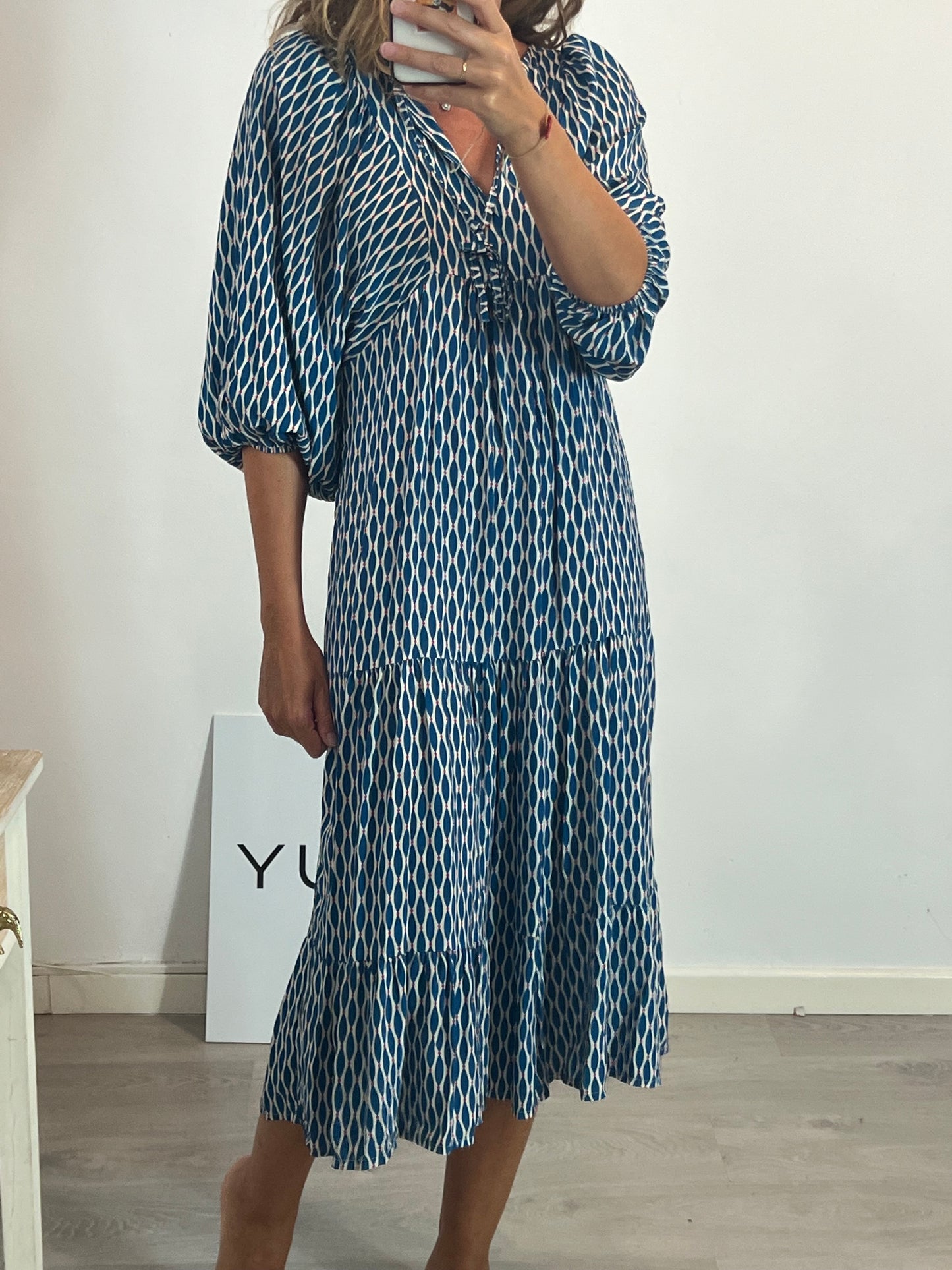 OTRAS. Vestido largo azul estampado. TU (S)